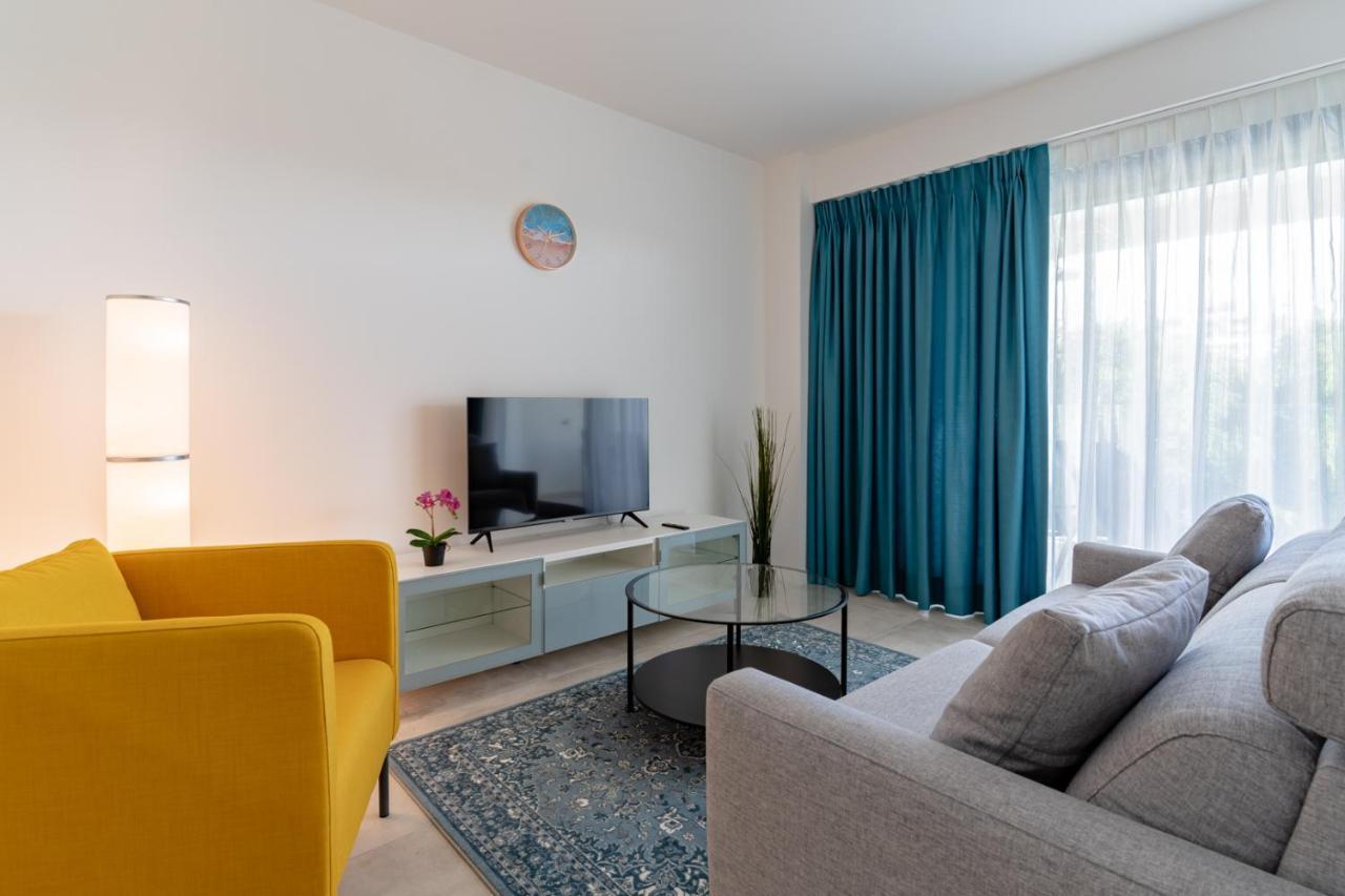 Cosy And Centrally Located Apartment In Estepona Esterno foto